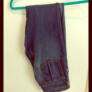 Mid rise skinny jean